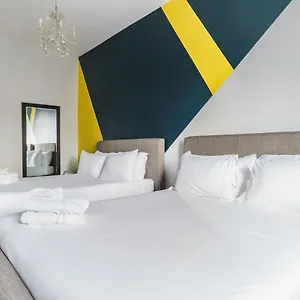 Hotel Queen Street Lofts